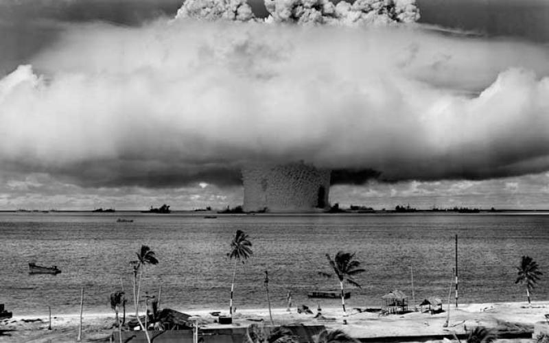 imagen atomic bomba test en el pacifico 